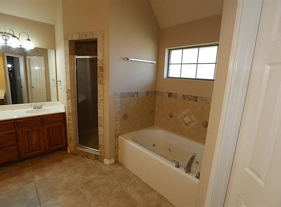 5th image of 8002 Skyline Dr