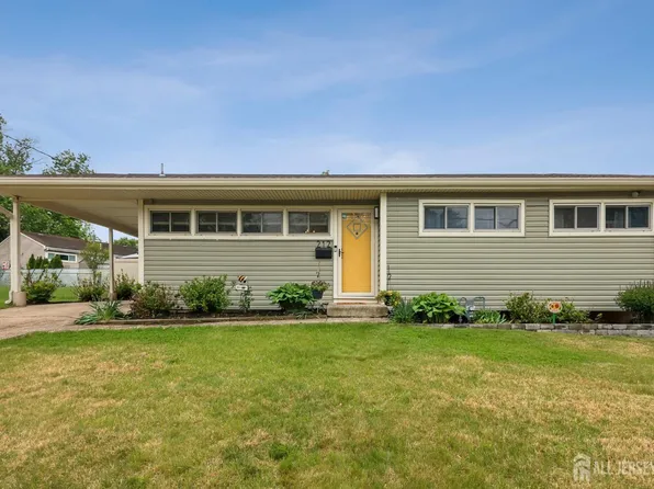 212 Princeton Rd, Parlin, NJ 08859