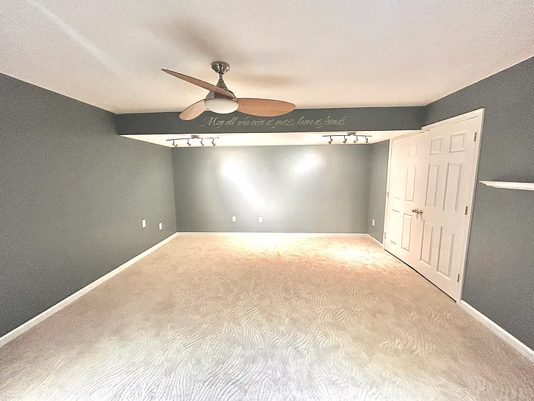 1077 Tudor Dr — Photo 25