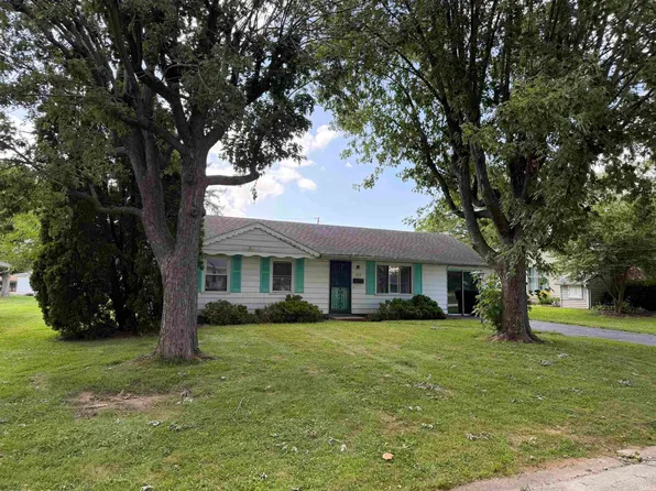 1038 S 1st St, Upland, IN 46989
