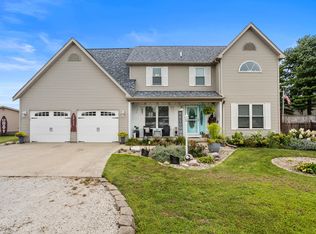 21 S Scarborough Ct, Sidney, IL 61877