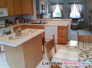 2075 Clover Ridge Dr, Chaska, MN 55318