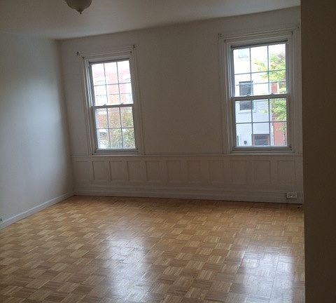 3rd image of 2060 E Susquehanna Ave