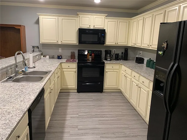1349 N Corsica Dr — Photo 5