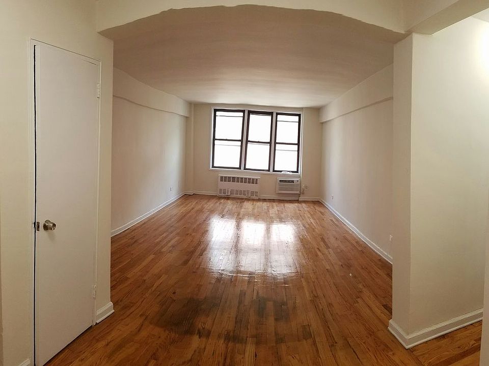 1st image of 315 Ocean Pkwy APT 2L