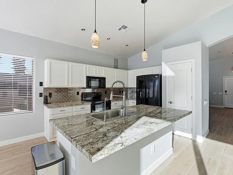 16404 S 46th Way — Photo 15