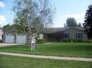 120 E Webb St, Sandwich, IL