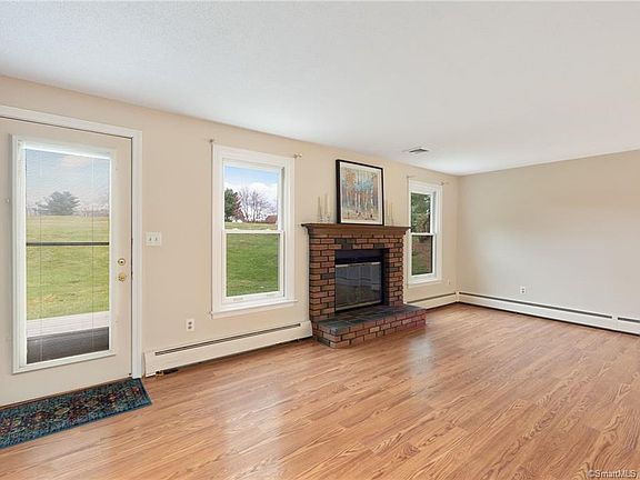 5th image of 46 Butternut Ln Unit 46