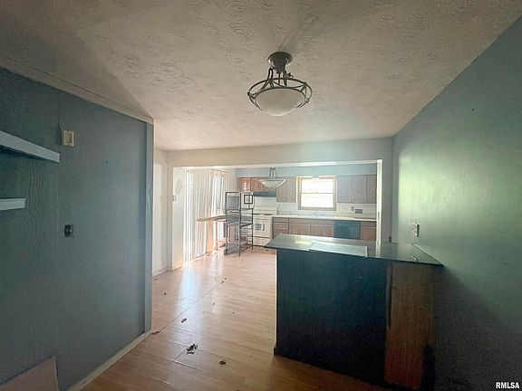 11th image of 114 E Briarwood Ct