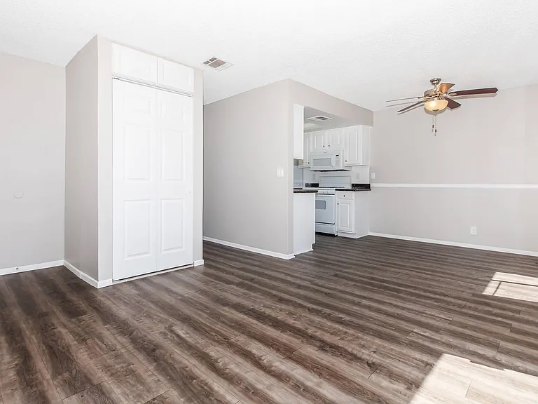 Sierra Vista — Photo 26