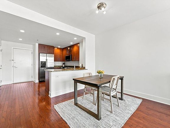 4th image of 1125 Maxwell Ln APT 632