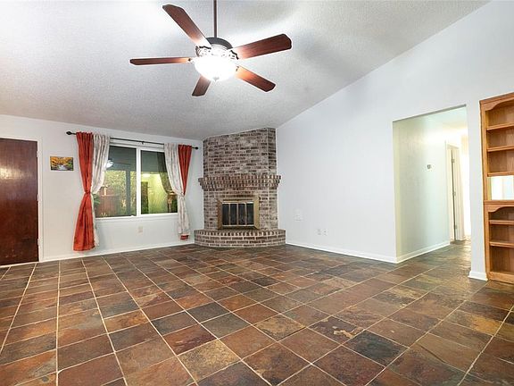 5th image of 11446 Woodviolet Dr
