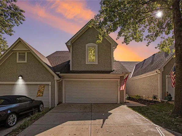 5815 Park Cir, Shawnee, KS 66216