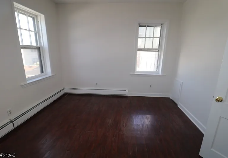 160-164 New York Ave #3 — Photo 5