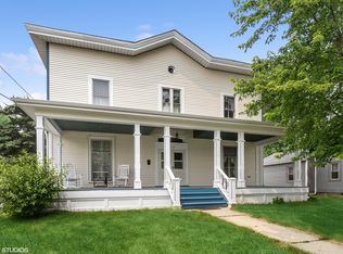 1233 Townsend St, Sycamore, IL 60178