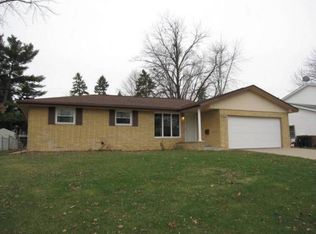 2316 W Overhill Rd, Peoria, IL 61615