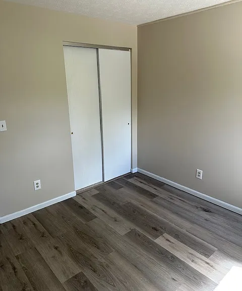 1000 Valley View Ln #I — Photo 13