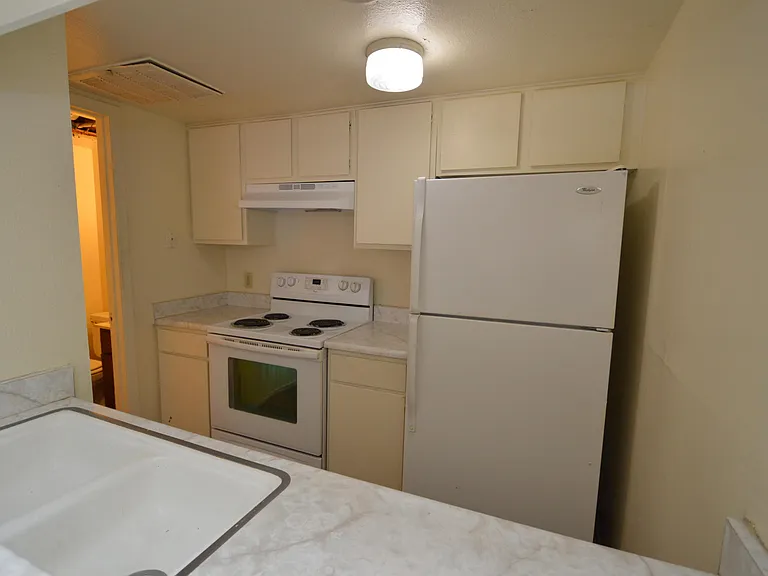 1620 N Wilmot Rd #B304 — Photo 3