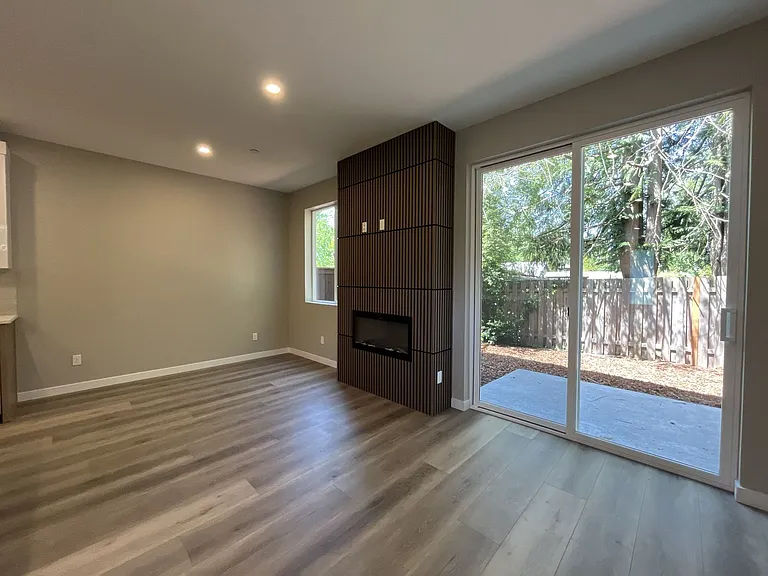 15607 SE Meadowlark Ln — Photo 16