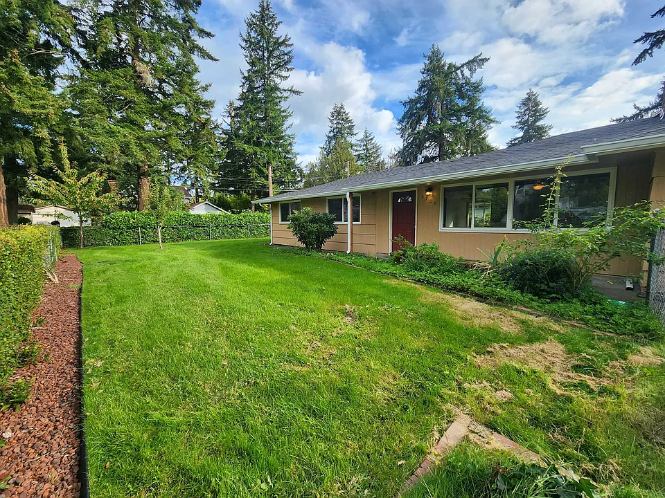 8708 Newgrove Ave SW