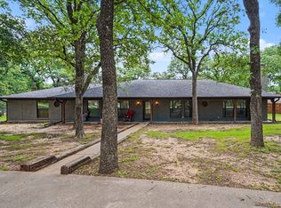 1908 Thousand Oaks Dr, Burleson, TX 76028