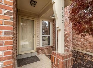 1322 Stone Run Dr, Ballwin, MO 63021