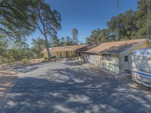 3rd image of 3977 Spring Ct