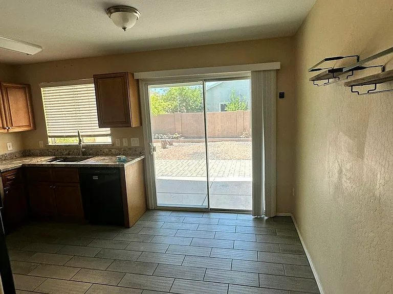 7063 W Palmaire Ave — Photo 7