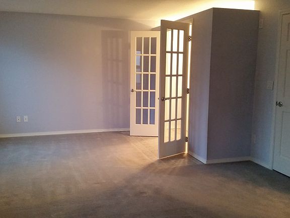 3rd image of 1022 Mountain View Blvd S