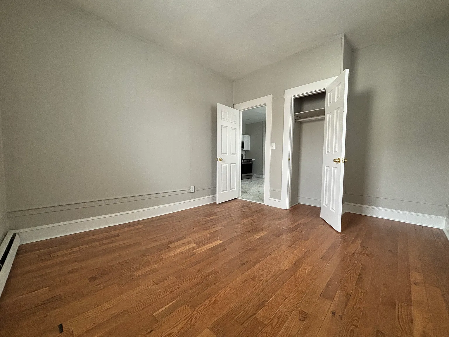 3 bed, 1100 sqft, $1,995 — Photo 3