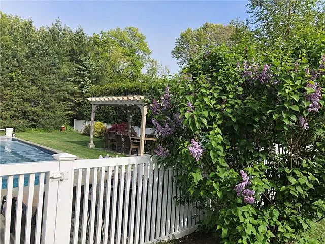 38 Jessup Ave — Photo 3