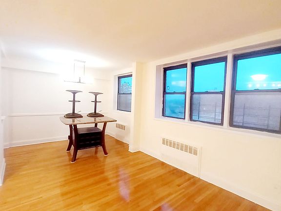 4th image of 30 Bay 29th St APT 5R