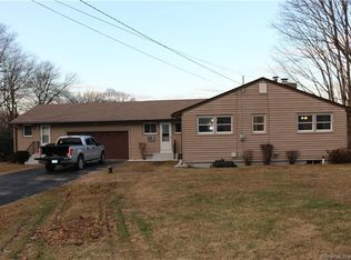 49 Porach Rd, Uncasville, CT 06382