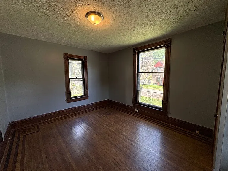 532 Crosby St — Photo 30
