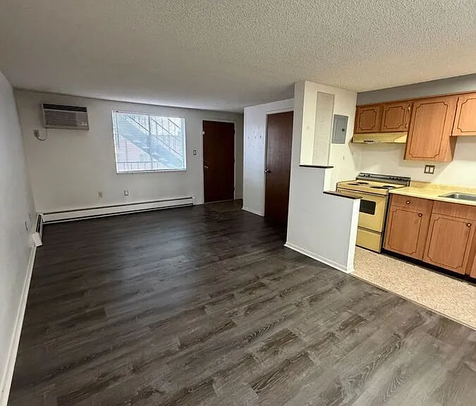 3305 S Clarkson St #303 — Photo 3