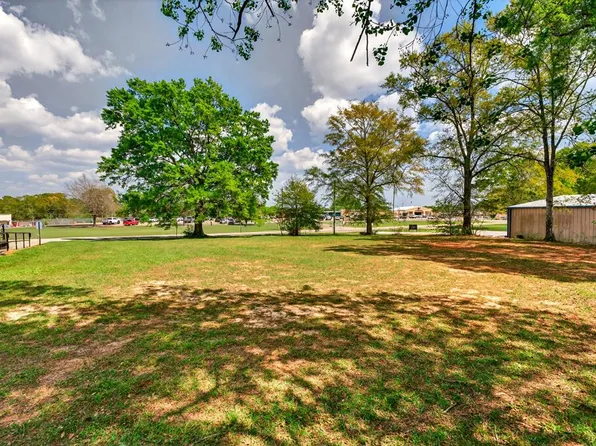 1302 S Main St, Poplarville, MS 39470