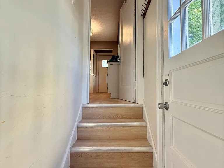 8018 Theota Ave — Photo 21