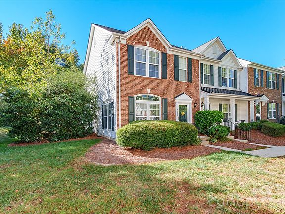 3rd image of 8128 Sapwood Ct