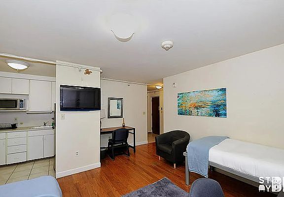 4th image of 8 Clark St #2C