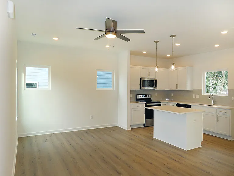 112 N Guthrie Ave #A — Photo 6