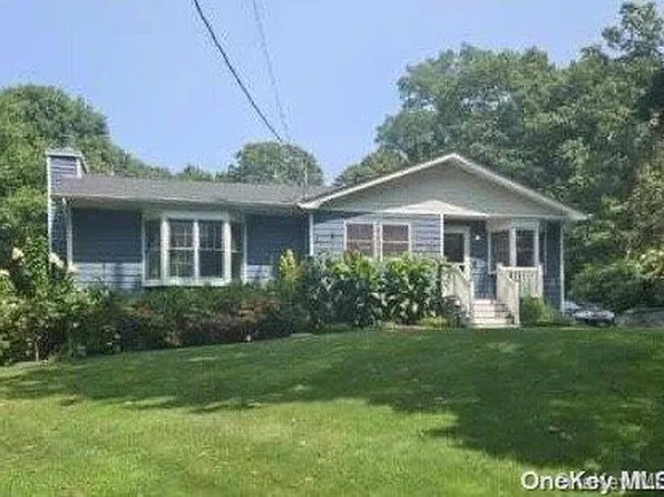 82 Oakwood Drive, Wading River, NY 11792