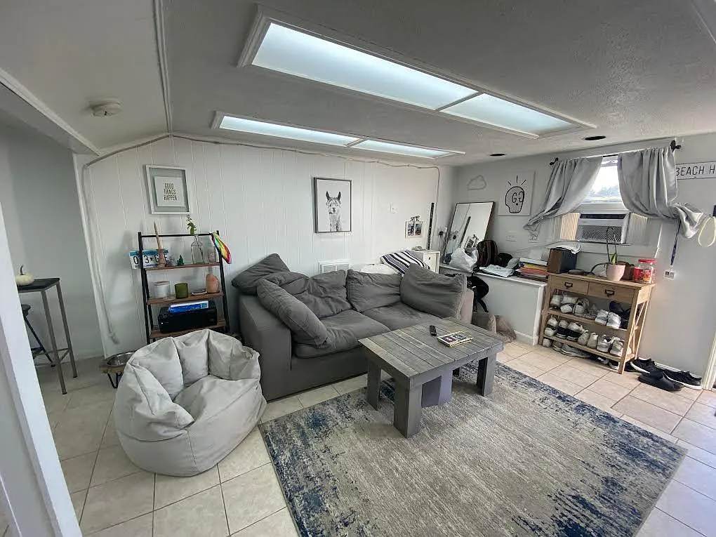 Studio, 1000 sqft, $1,750 — Photo 1