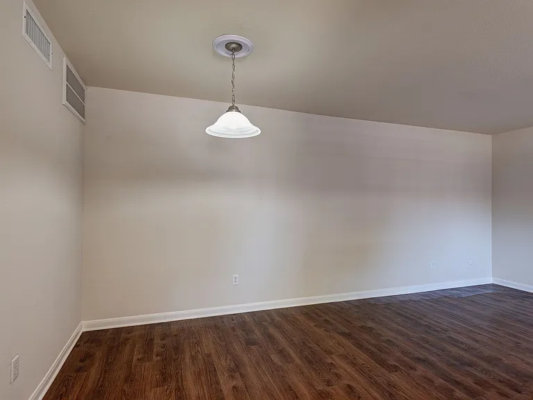 Meyerland Court Apartments — Photo 14
