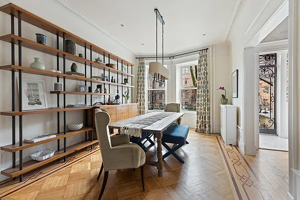 Sold by Compass | media 2