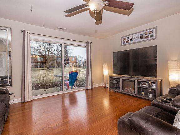 5th image of 718 Killarney Ct APT 1C