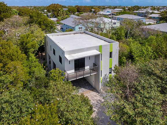 2nd image of 20 Coral Dr