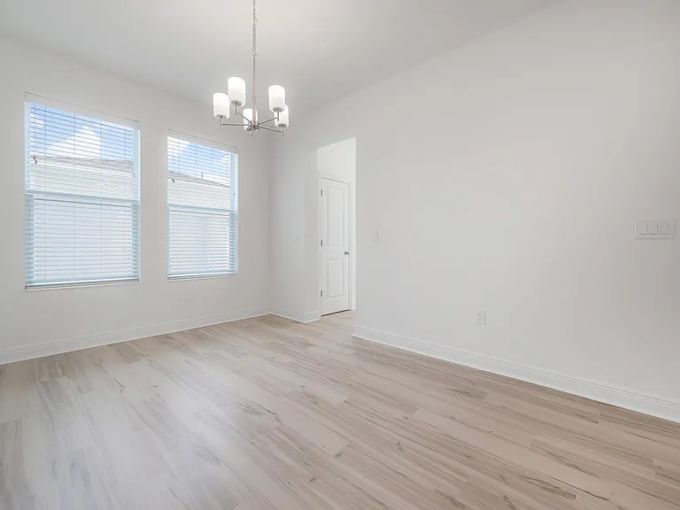 2703 W Fig St #1 — Photo 15