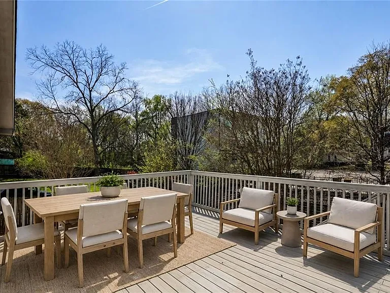 220 Mayson Ave — Photo 23
