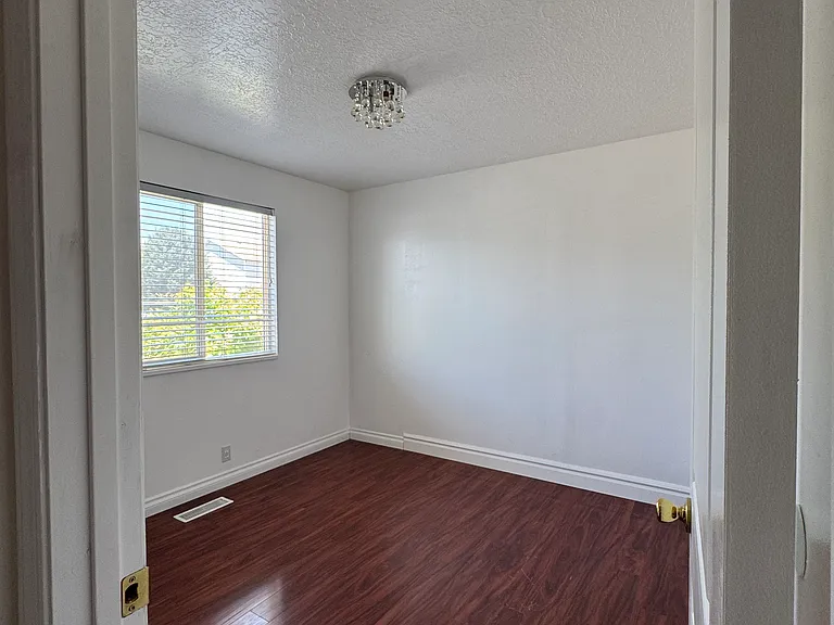 3720 S Hampshire Cir — Photo 11