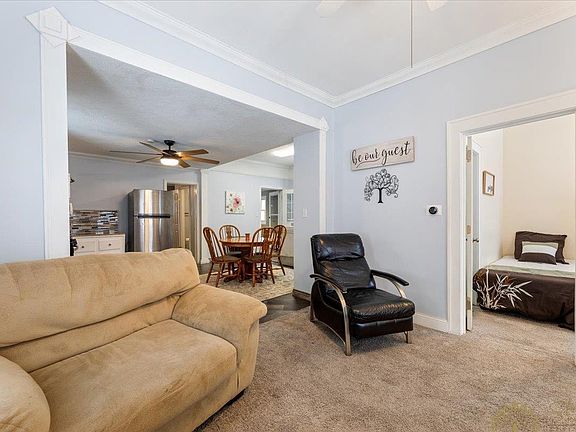 3rd image of 2908-B Avenue St N